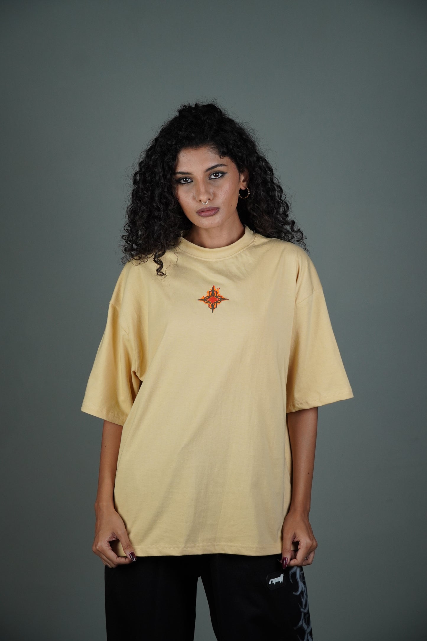 Travis tee ( Sandstorm )