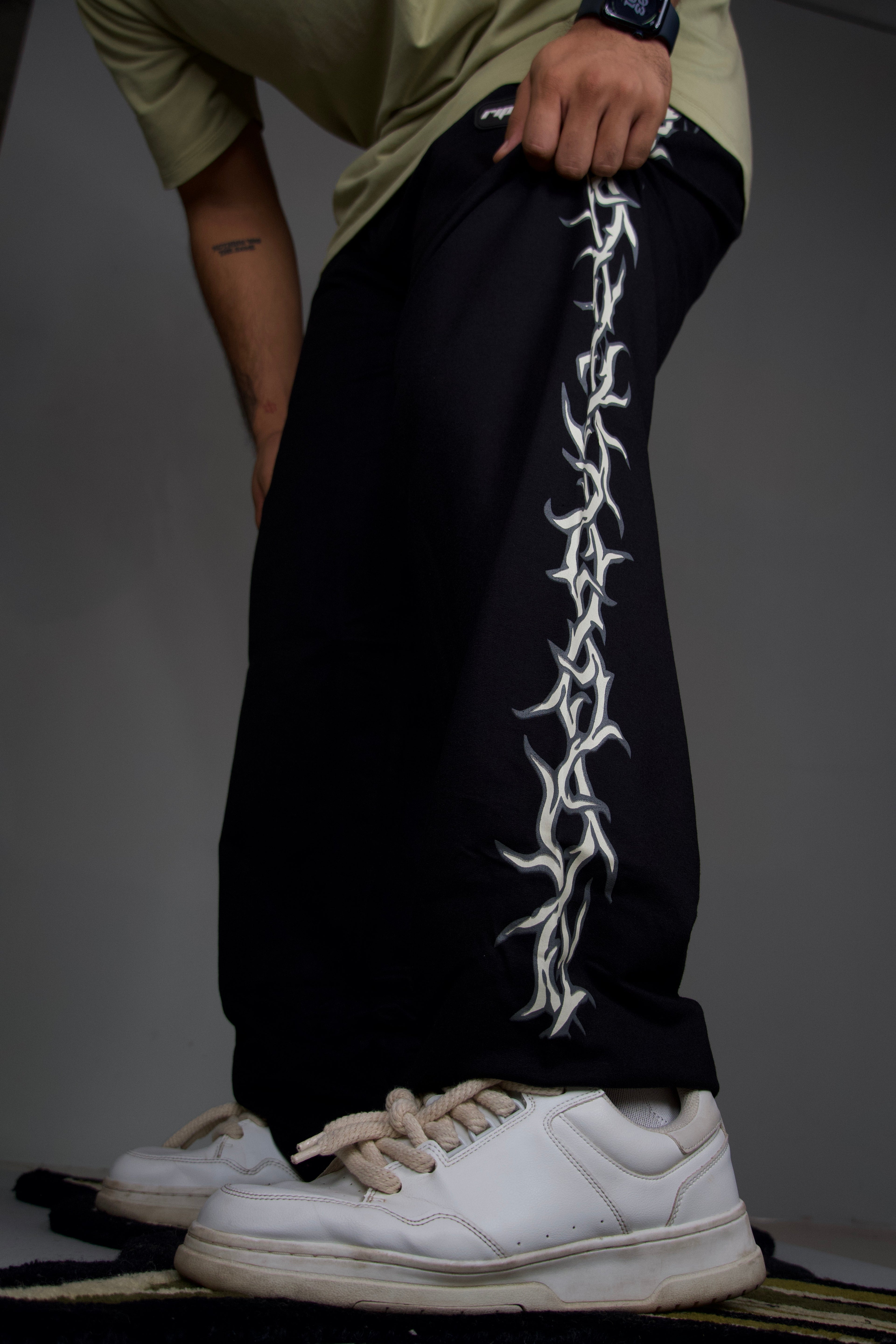 Thorn sweatpants/ Bone