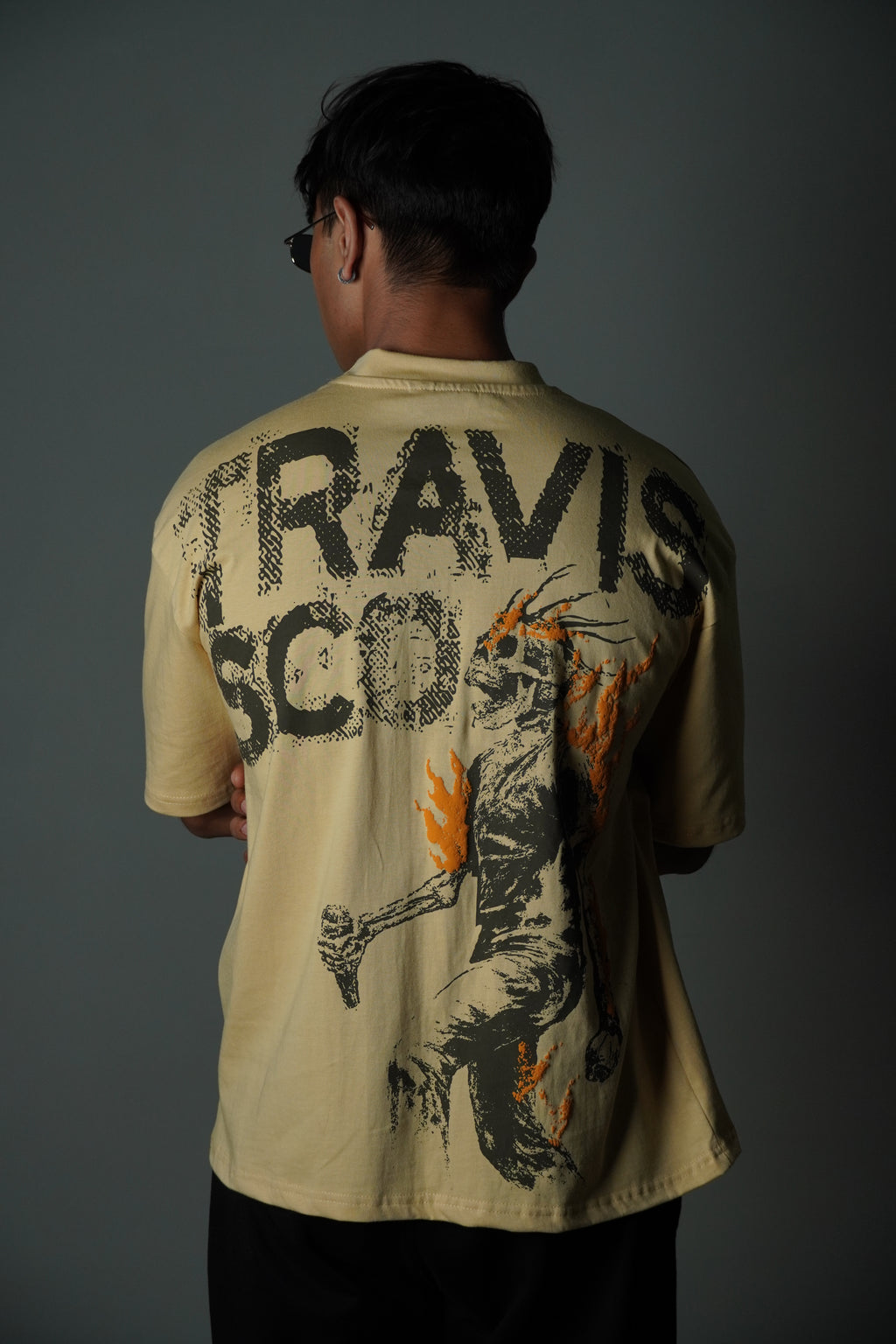 Travis tee/Sandstorm