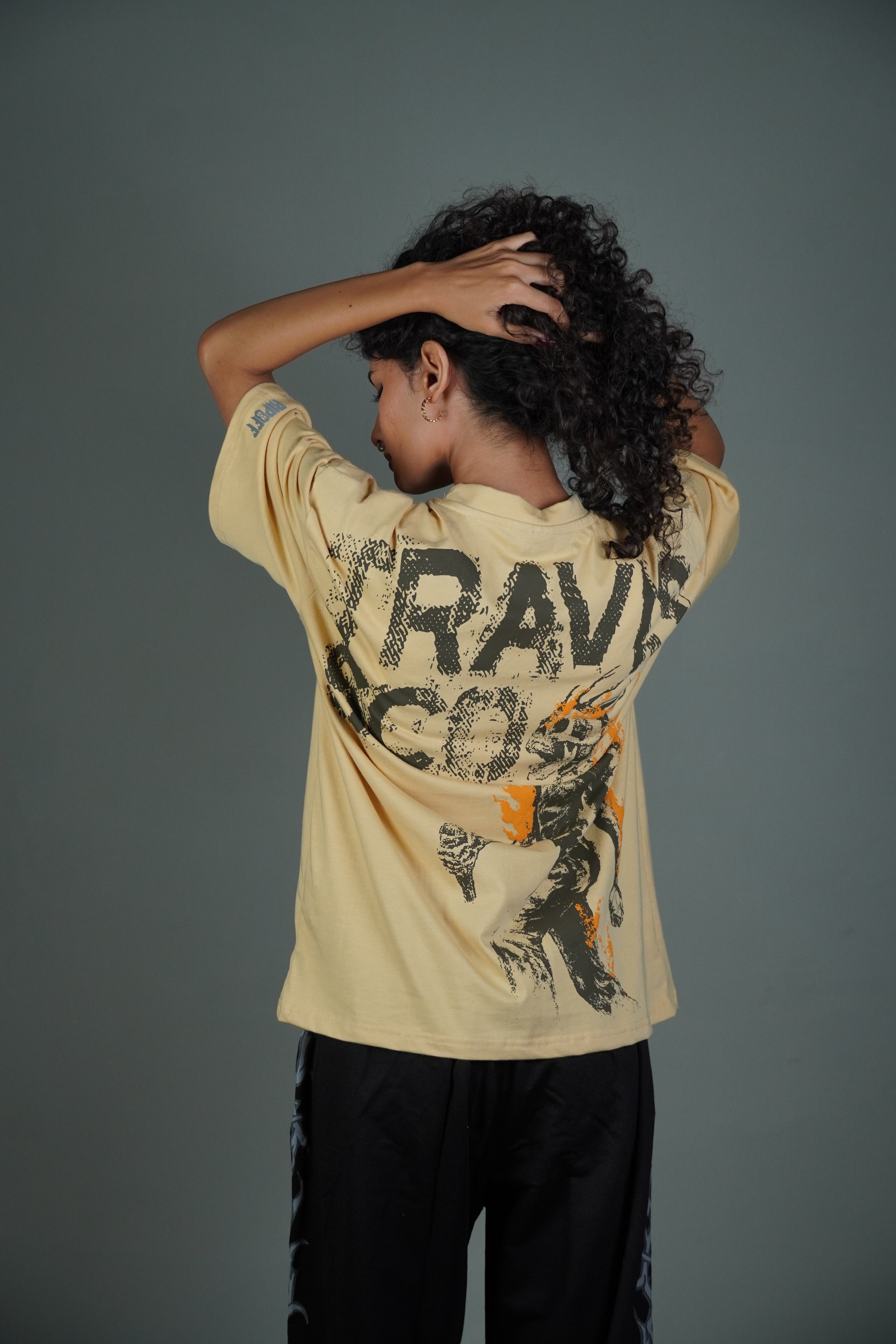 Travis tee/Sandstorm