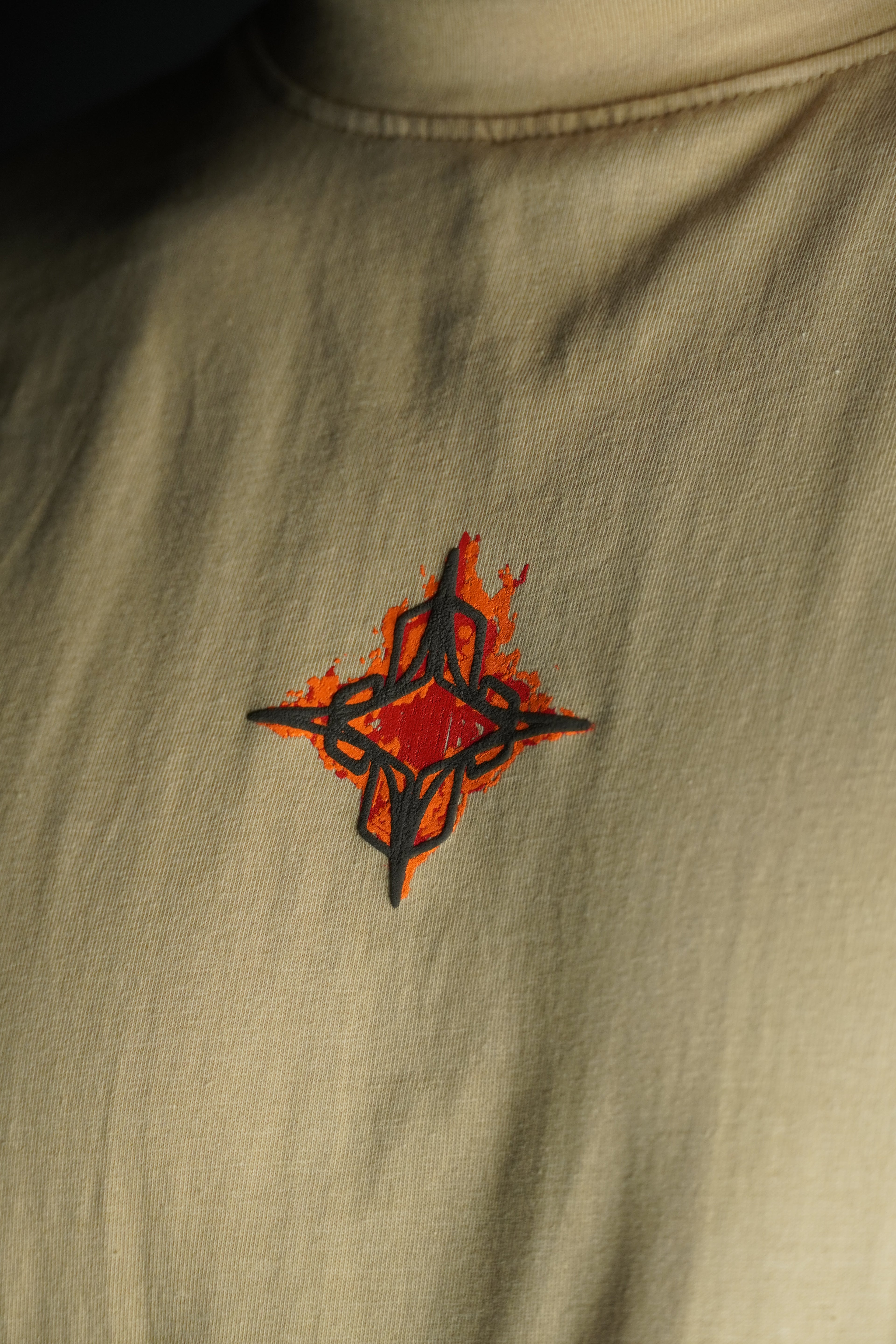 Travis tee/Sandstorm