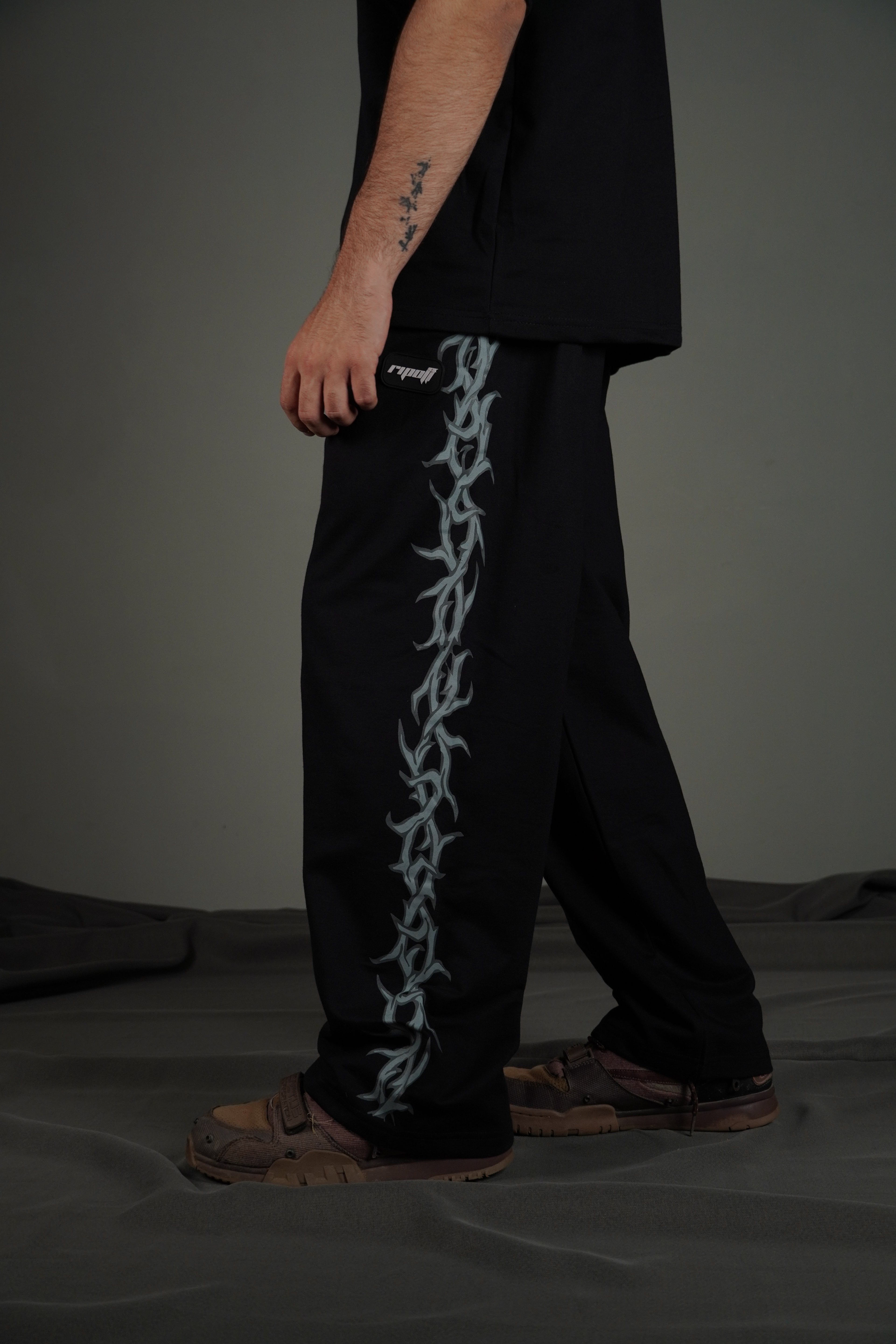 Thorn sweatpants/ Black