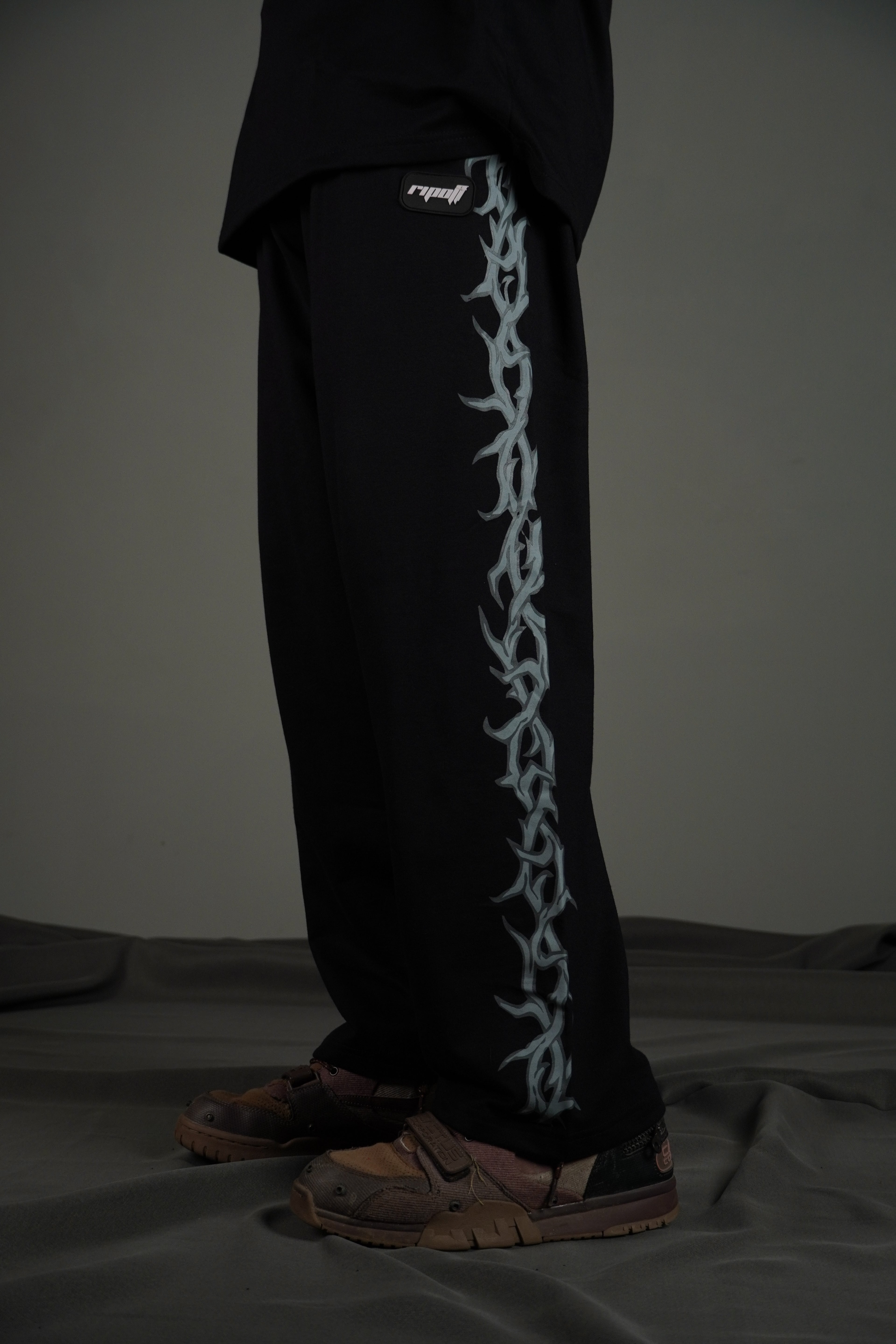 Thorn sweatpants/ Black