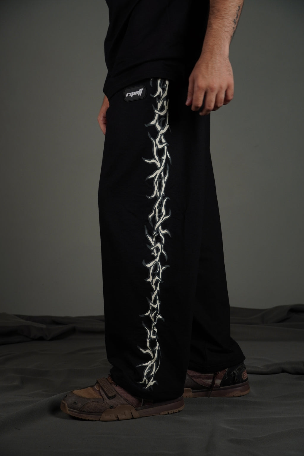 Thorn sweatpants/ Bone