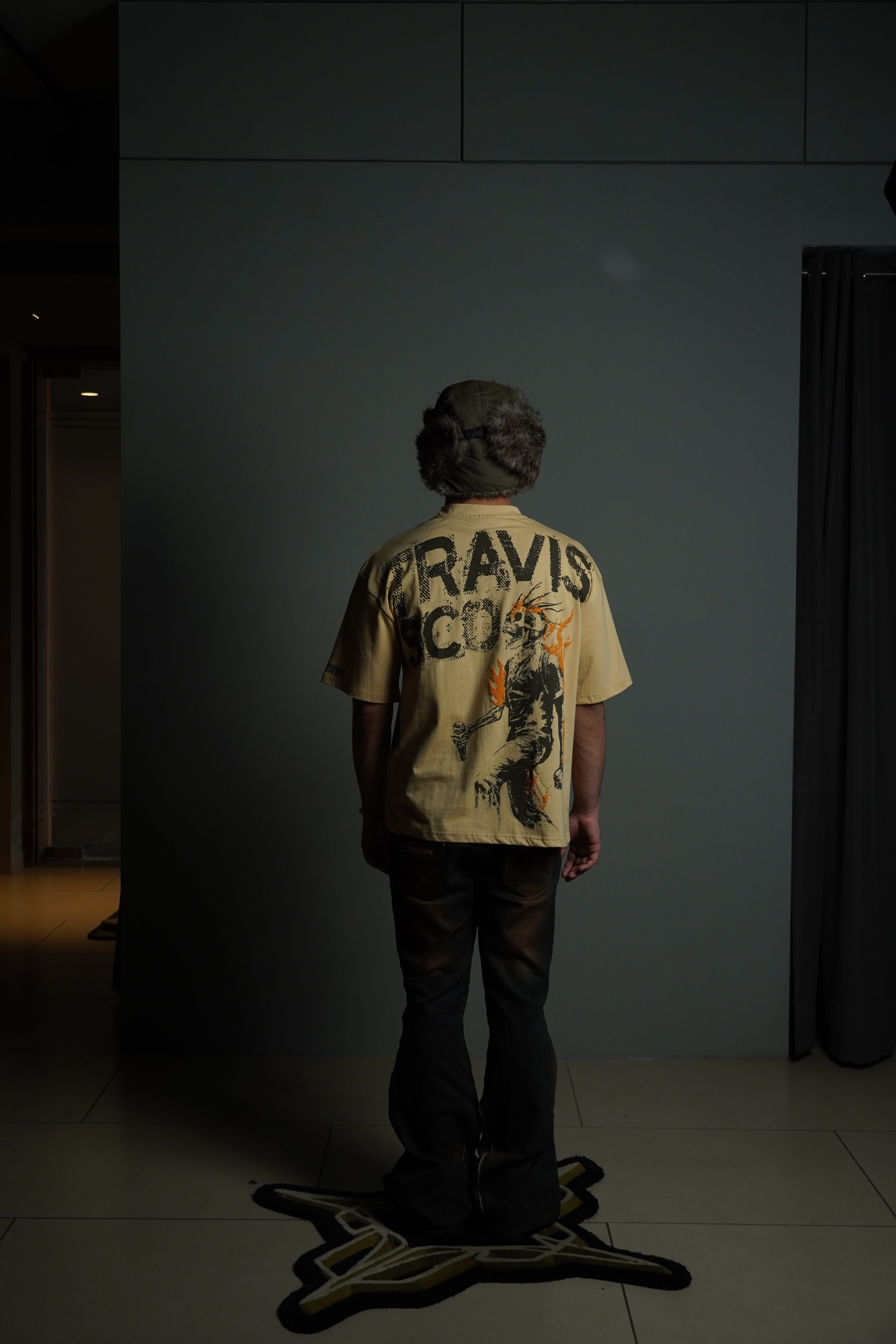 Travis tee/Sandstorm